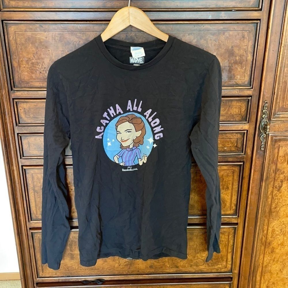 Nwot 𝅺MARVEL Agatha tee shirt